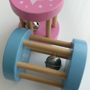 Houten Rammelaar Roze of Blauw