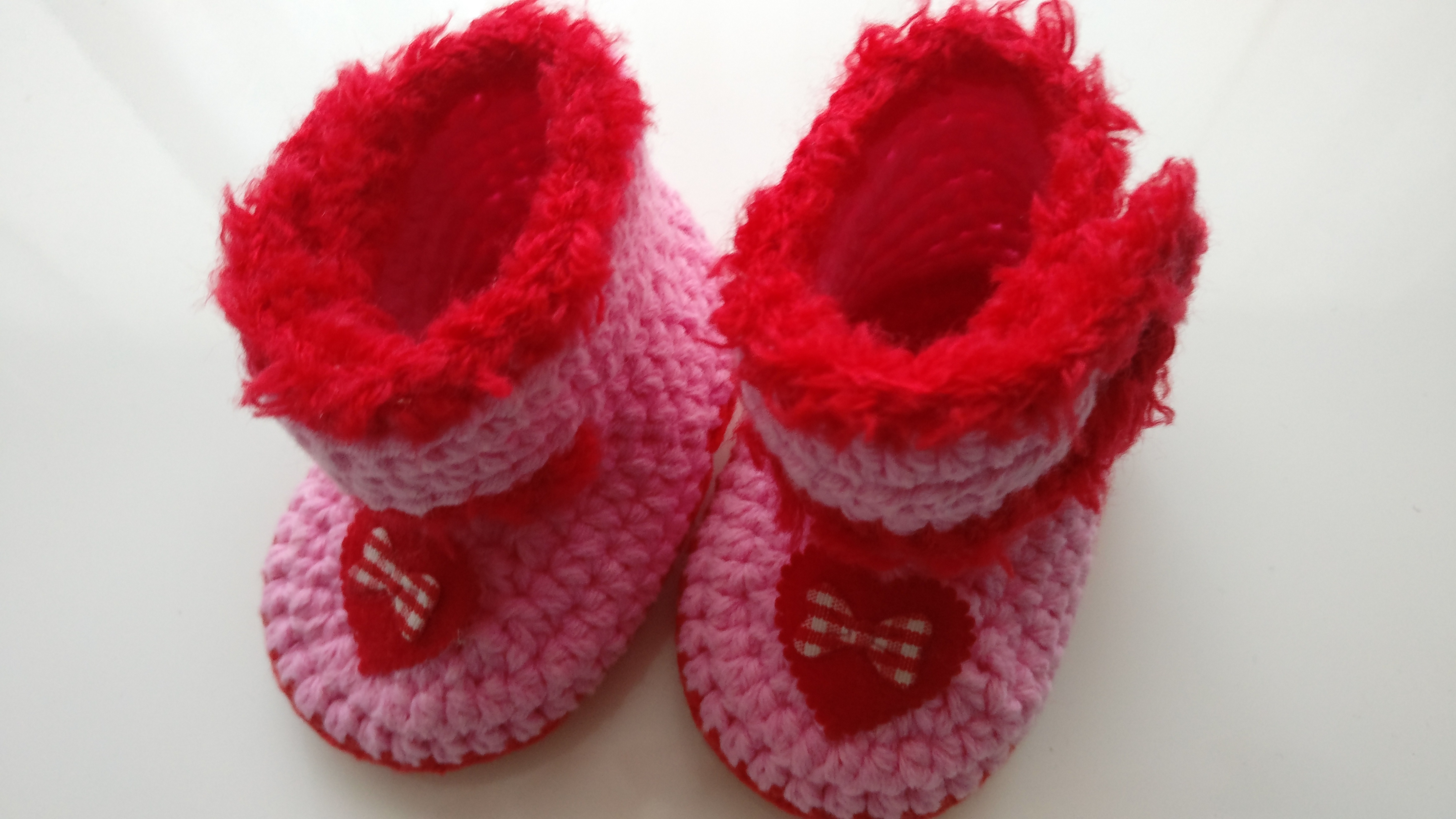 Gehaakte babysloffen met hart