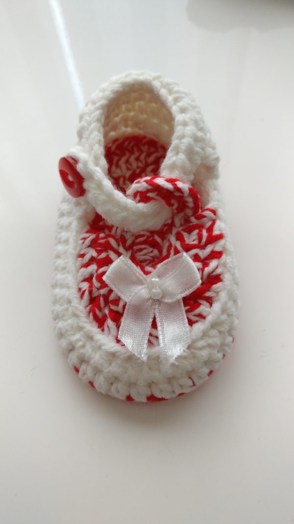Gehaakte baby schoentjes rood/wit